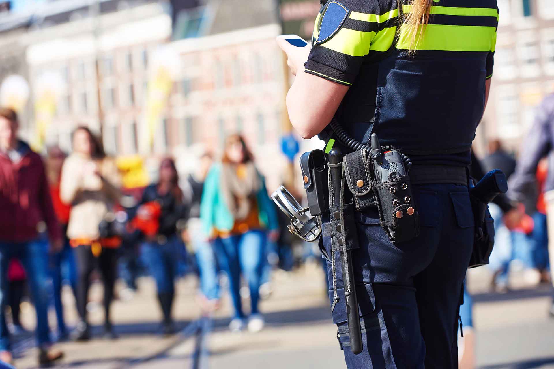 Poging doodslag Molukkers Hanenhof Geleen — Weening Strafrechtadvocaten Spraakmakende strafzaken - Poging doodslag Molukkers Hanenhof Geleen